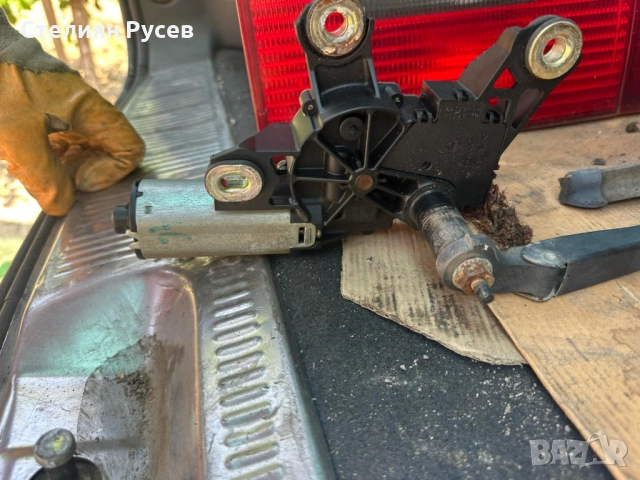 ел, мотор с задно рамо чистачки механизъм на чистачките за VW Sharan 2.8i 204кс VR6 2002г - цена 25 , снимка 3 - Части - 52027813