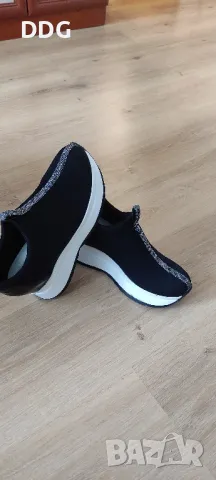 Сникерси, снимка 2 - Маратонки - 50066642