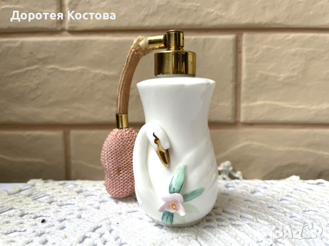 Красиво порцеланово шише за парфюм Marks&Spencer от Англия, снимка 1