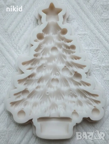 Коледно дърво голяма елха с топки и звезда силиконов молд форма фондан шоколад гипс декор, снимка 2 - Форми - 52369667