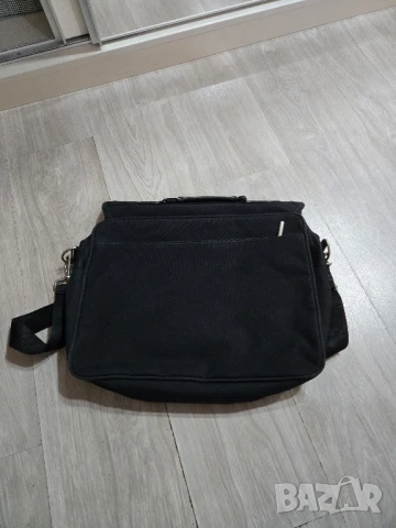 чанта за голям лаптоп, снимка 4 - Лаптоп аксесоари - 51327477