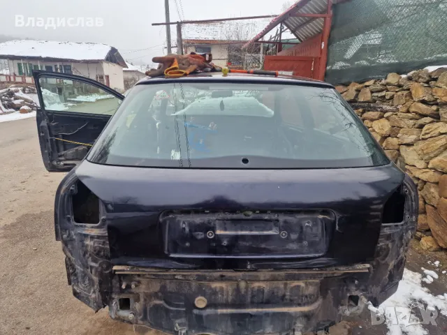 Заден капак със стъклото за Audi A3 8L , снимка 1 - Части - 48735530