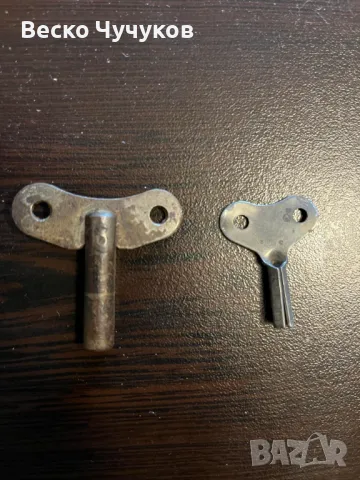 Старинен ключ за стенен часовник, снимка 3 - Антикварни и старинни предмети - 47537900