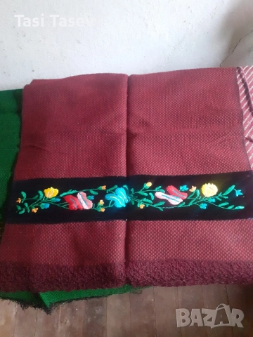 Престилки от национална носия.