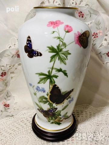 порцеланова ваза