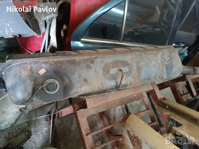 Резеоровар за Мерцедес 123 бензин , снимка 4 - Части - 49484989