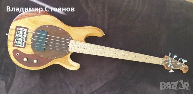 Бас китара Custom V, снимка 2 - Китари - 55728602