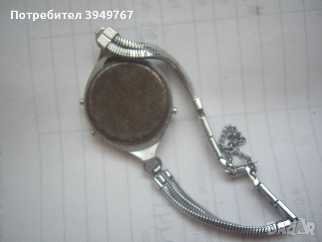 Стар дамски електронен часовник., снимка 2 - Дамски - 53788577