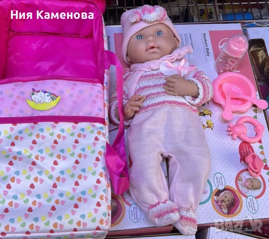 Кукла бебе с пълен комплект – Шише, пижама, легълце и аксесоари - 42 см - НА БЪЛГАРСКИ, снимка 10 - Кукли - 52643639