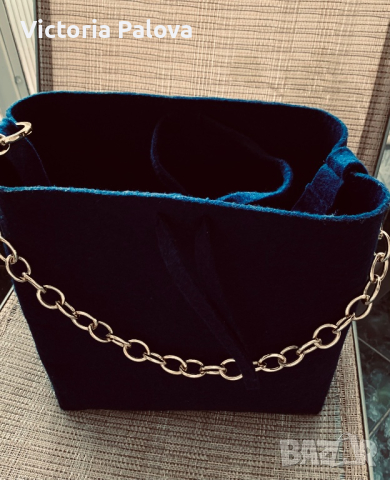 Чанта цвят ултрамарин със златен синджир, снимка 8 - Чанти - 38751950