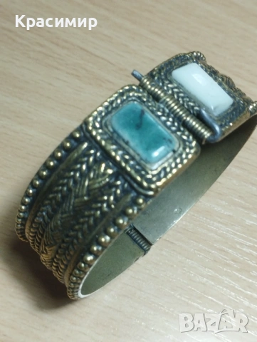 Стара гривна с камъни, снимка 2 - Антикварни и старинни предмети - 53396492