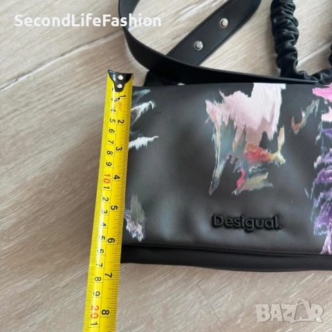 Дамска чанта Desigual с флорален принт, снимка 3 - Чанти - 52266511