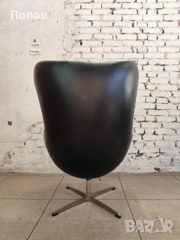 Стол тип „яйце“ от Арне Якобсен за Фриц Хансен, снимка 4 - Дивани и мека мебел - 50542663