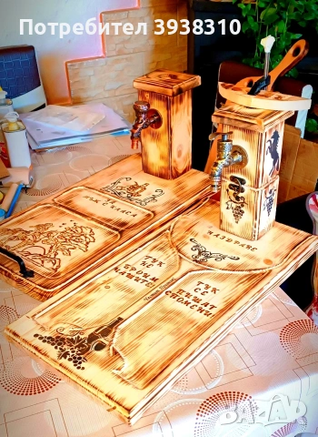 Диспенсър. Чешмичка с дъска за сервиране.