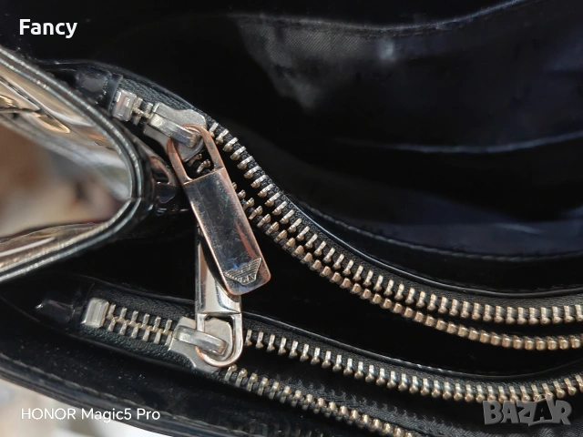 Дамска чанта Armani Jeans , снимка 8 - Чанти - 53477192