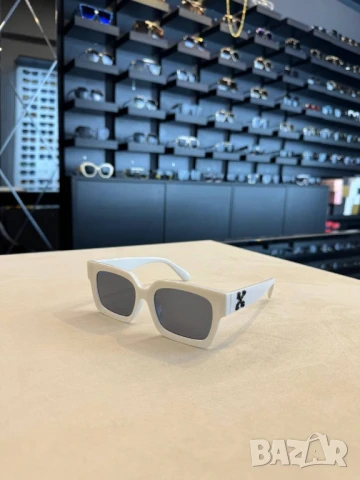 очила с черен обикновен калъф и ув защита christian dior louis vuitton off white , снимка 11 - Слънчеви и диоптрични очила - 51318281