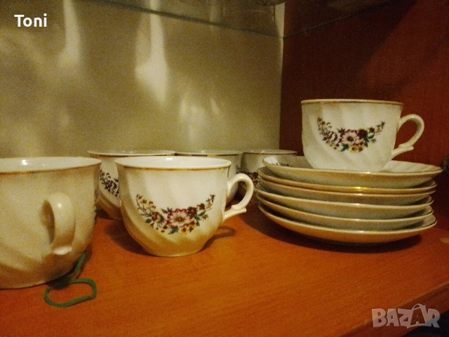 колекция антикварен български порцеланов сет за сервиране захарница,чаши 6 броя и чинийки 6 броя , снимка 3 - Антикварни и старинни предмети - 53418408