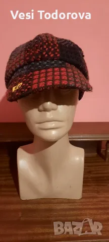 Дамски зимни шапки , снимка 6 - Шапки - 56275249
