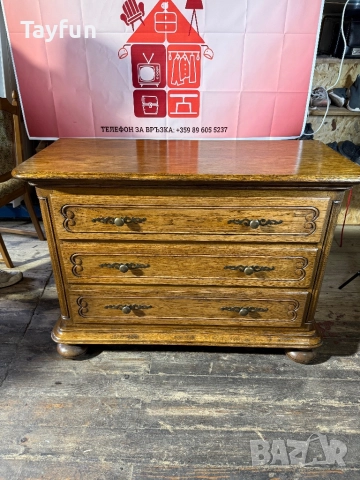 Продавам Красив Скрин от Масивно Дърво, снимка 2 - Скринове - 52752501