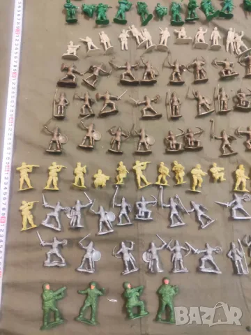 Продавам пластмасови войници , фигурки, снимка 7 - Колекции - 48346944