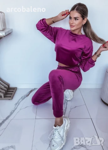 Дамски велурен комплект от две части, суитшърт + панталон с ластик, снимка 10 - Комплекти - 50663937