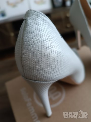 Кожени обувки с животински мотив , снимка 2 - Дамски обувки на ток - 42036982