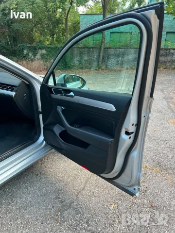 VW Passat B8 2.0TDI Highline, снимка 18 - Автомобили и джипове - 55852716