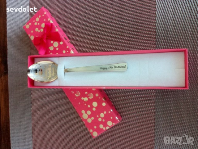 Красив и стилен подарък.Маркирана ,нова  лъжичка., снимка 1