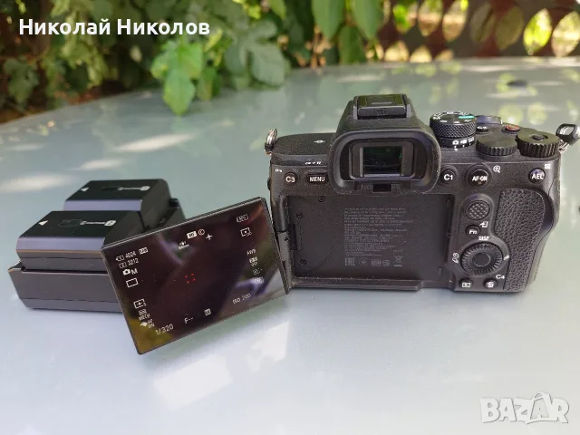 Sony a7IV фотоапарат, с батерии и зарядни, снимка 2 - Фотоапарати - 55778288