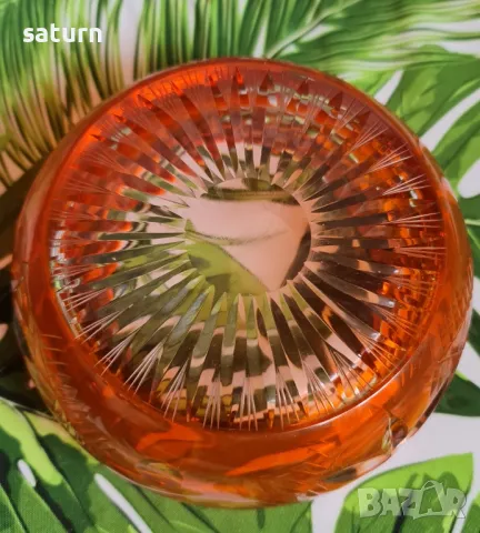 пепелник кристален ръчногравиран в оранжево , снимка 3 - Антикварни и старинни предмети - 50014838