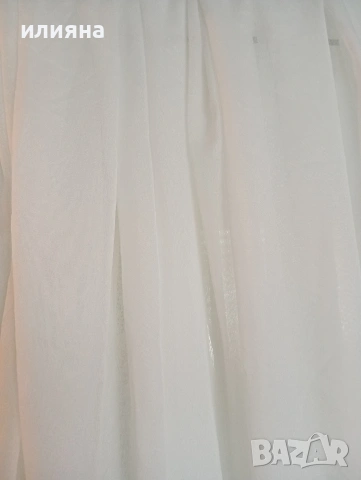 Тънко бяло перде