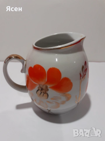 Порцеланова каничка за мляко.От руски сервиз.Перфектна., снимка 2 - Антикварни и старинни предмети - 53785313