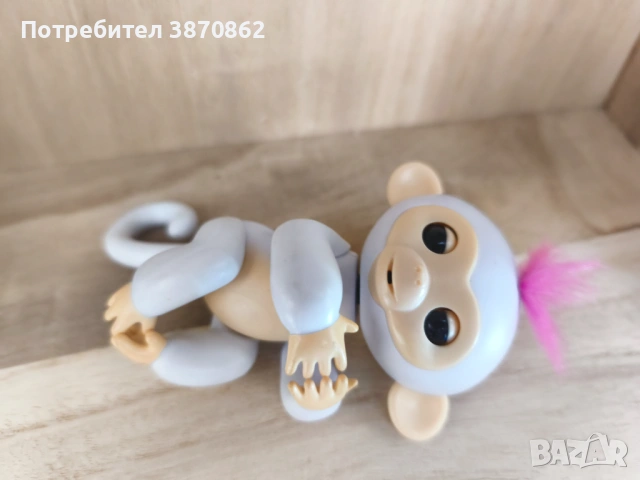 Fingerlings - интерактивна маймунка 