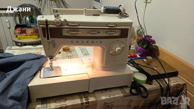 Лучник домашна шевна, снимка 2 - Шевни машини - 53793367