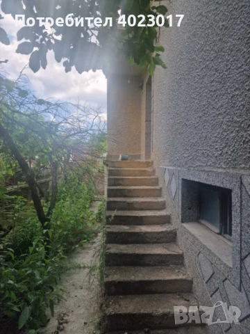 Масивна триетажна вилна къща  в село Ковачевци, област Перник., снимка 18 - Къщи - 50717301