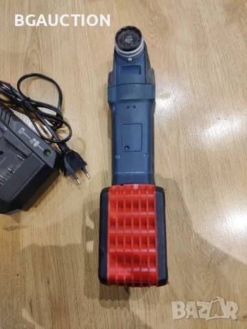 акумулаторен мултитул bosch gop 18v 28 с батерия и зарядно, снимка 3 - Други инструменти - 56261343