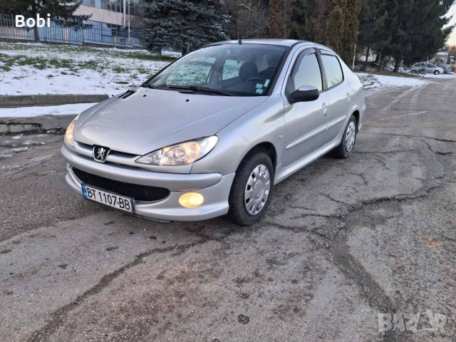 Peugeot 206 Седан 1.4i, снимка 16 - Автомобили и джипове - 39703562