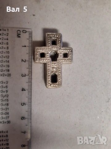 Възрожденски реликвен кръст , кръстче - Енколпион . РЕПЛИКА