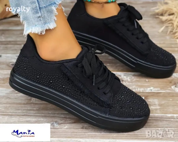 Черни дамски спортни обувки с камъни
