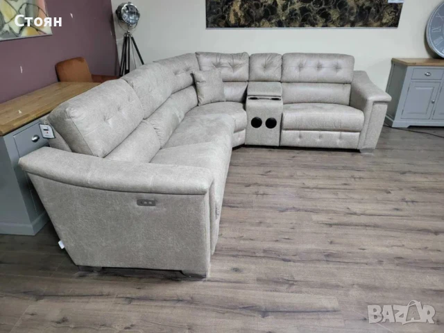 Кремав ъглов диван от плат La-z-boy с електрически релакс механизъм, снимка 4 - Дивани и мека мебел - 50841743
