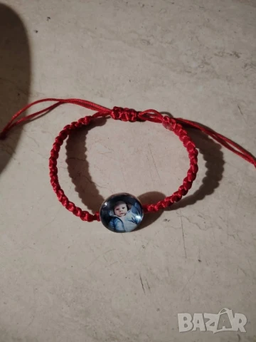 гривна със снимка и стъклено покритие 