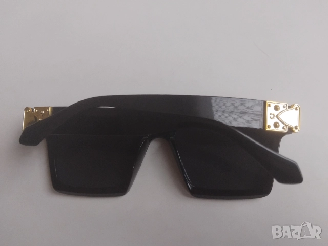 Дамски тъмни слънчеви очила, снимка 3 - Слънчеви и диоптрични очила - 51610846