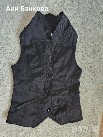 Елече хс или за момиче, снимка 2 - Детски якета и елеци - 49963218