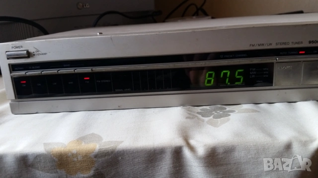 Aiwa 9500 AM/FM Retro Radio Tuner, снимка 2 - Аудиосистеми - 53046928