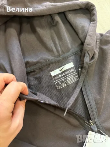 Суичър Nike, снимка 2 - Суичъри - 47706890