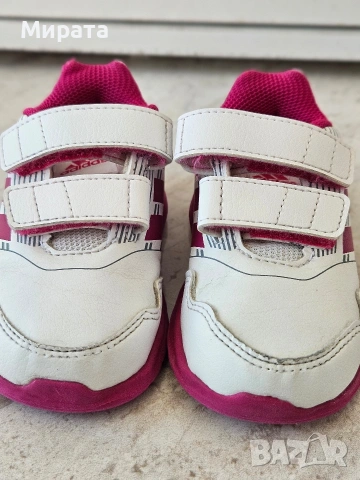 Детски маратонки на Адидас Оригинални, снимка 2 - Детски маратонки - 53768520