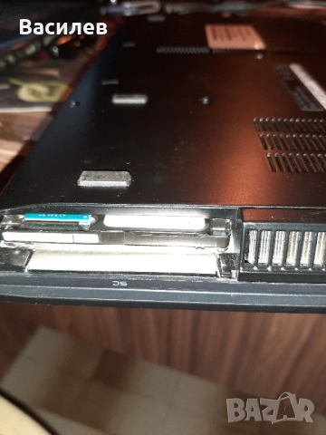 Лаптоп DELL , снимка 6 - Лаптопи за дома - 52370579