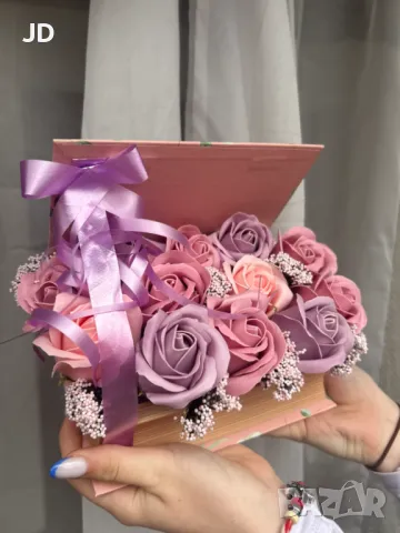 Кутия книга със сапунени цветя, снимка 1