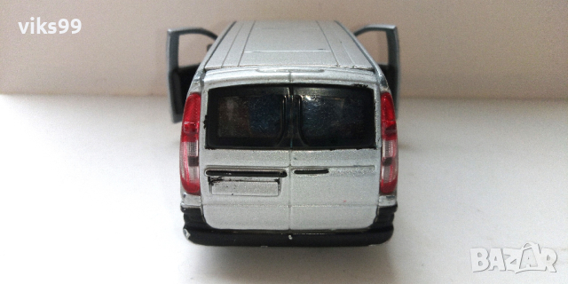 Bburago Mercedes-Benz Vito - Commercial Van 1:32, снимка 4 - Колекции - 40954430