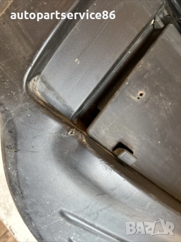 Държач на скобата за резервно колело за Jeep Cherokee KJ 2.8 CRD (2008) 5HF06TRMAK, снимка 2 - Части - 53383125